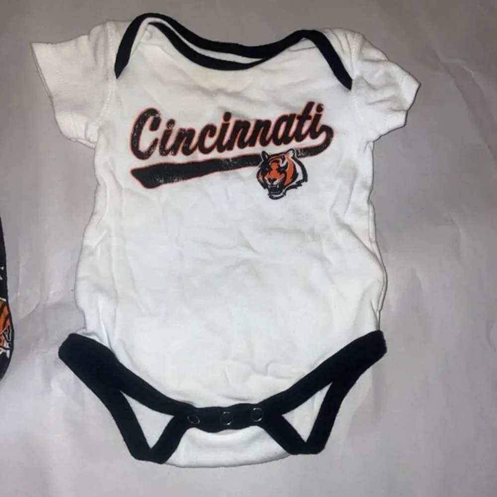 NFL Licensed Cincinnati Bengals Body Suit‎ And Bib